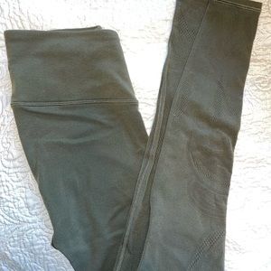 Green full length Lululemon leggings